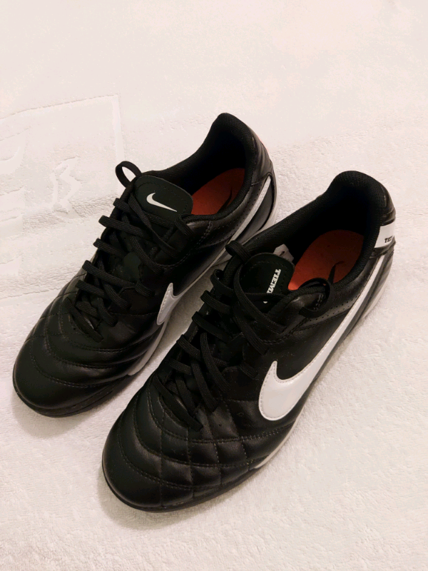 astro turf boots size 7